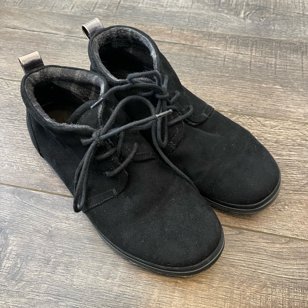 Bob’s size 8.5